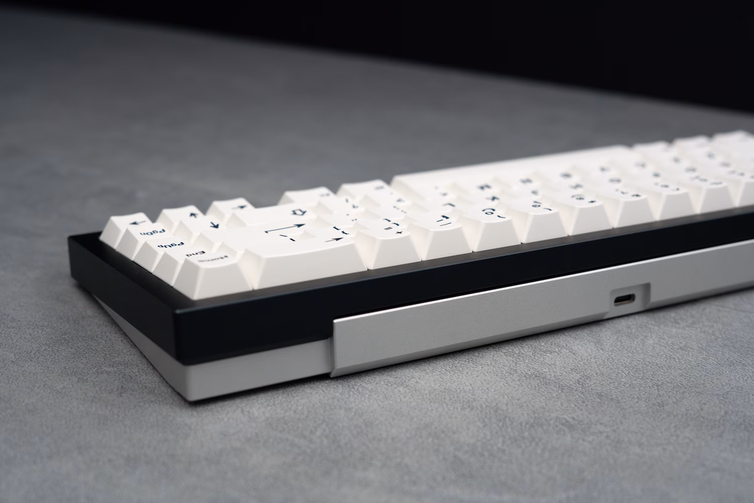 Brutal v2 65 dark rear