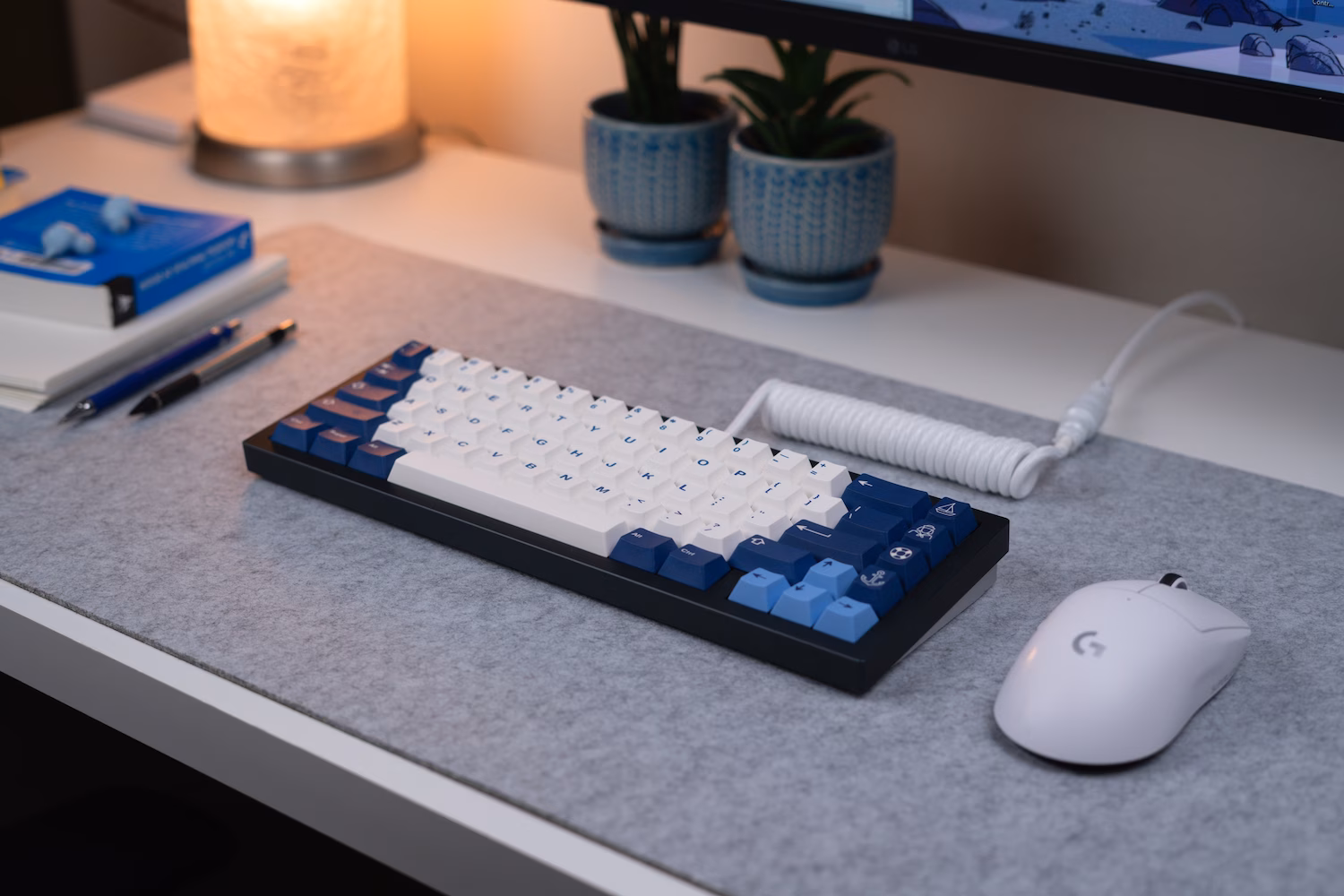 Brutal v2 65 desk 01